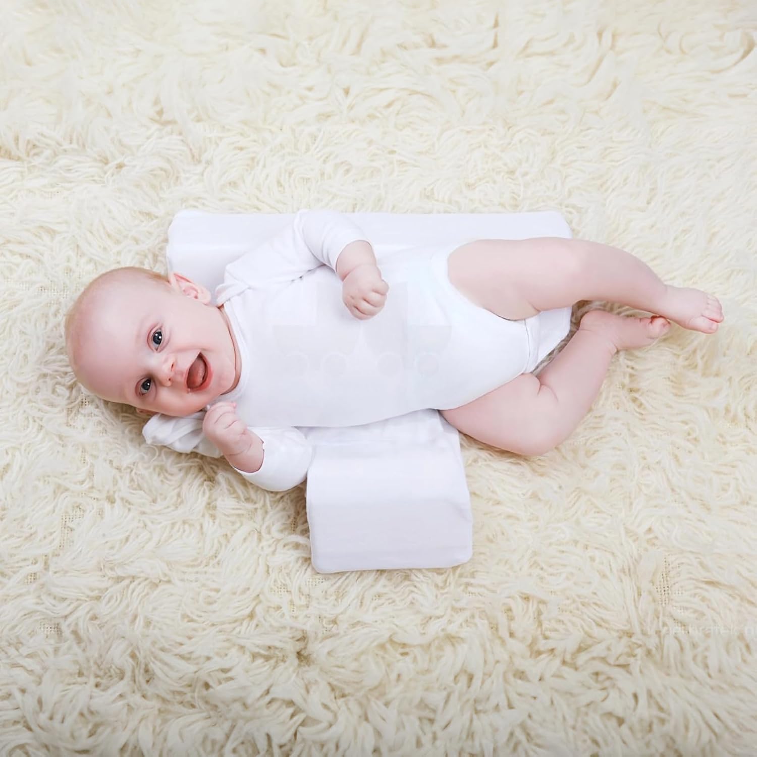 Yevclihds bedside-nursery-scene shown in use for side-sleep support