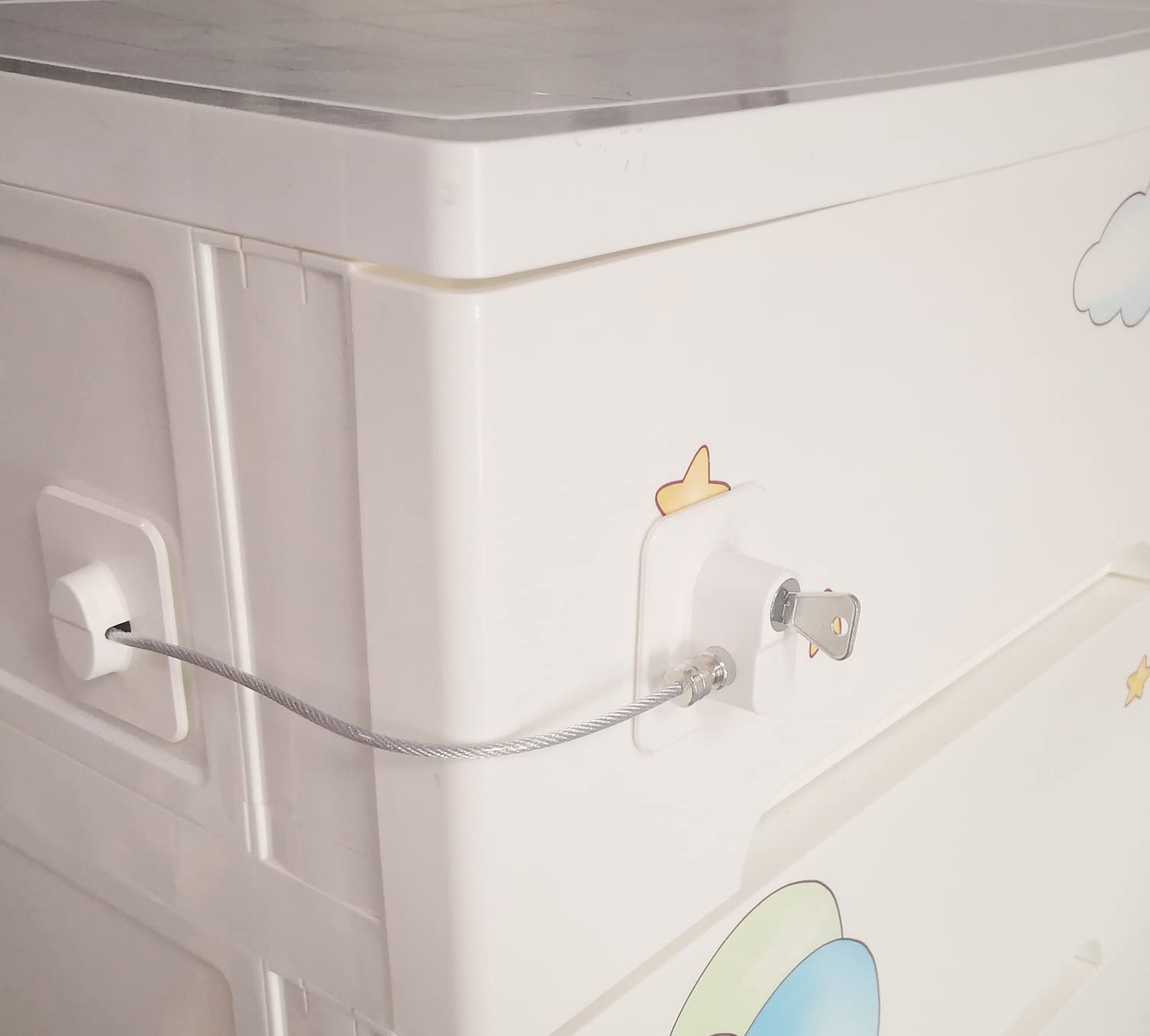 YEYA anti-tip protection reduces toddler reach and tipping risks