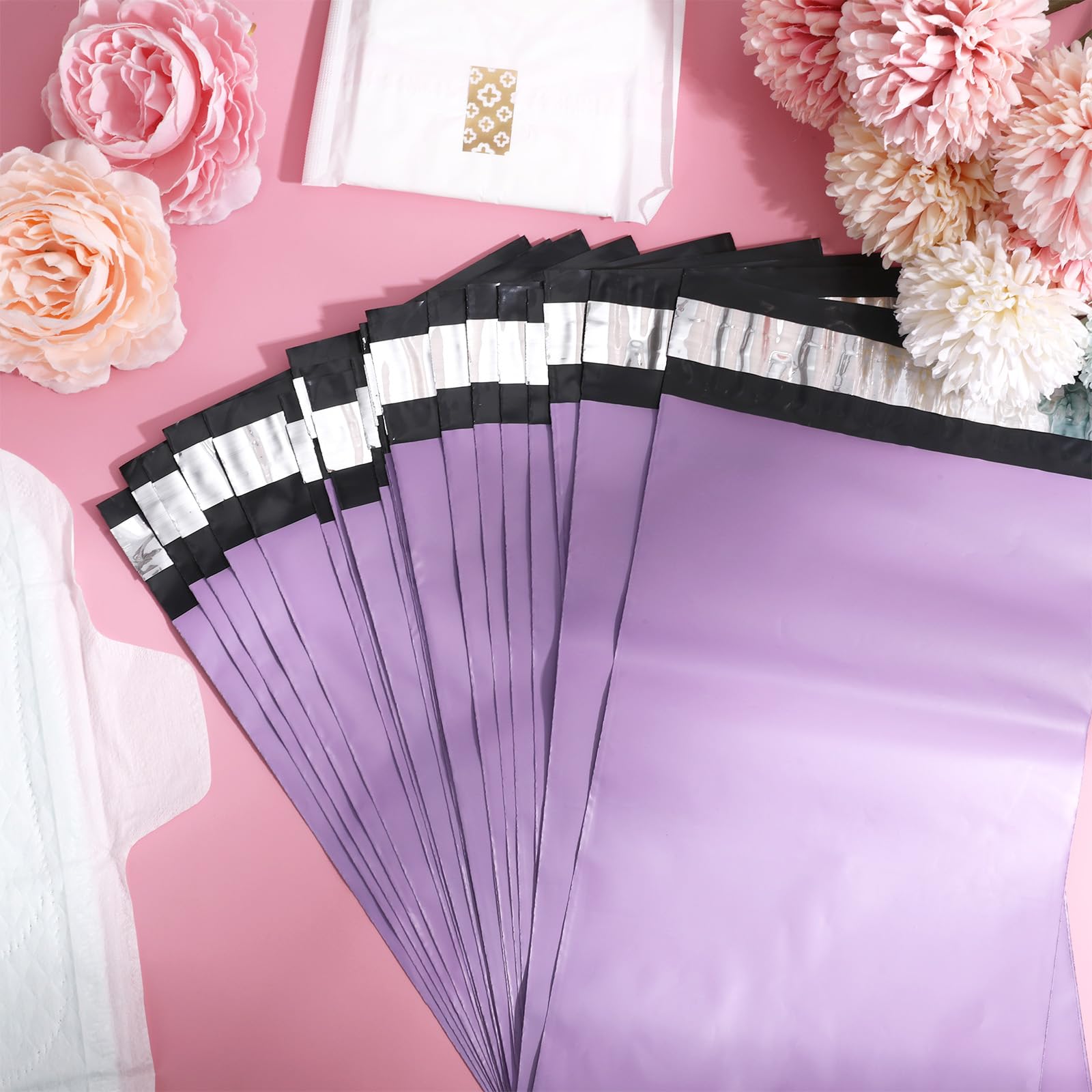 ygzQibhg travel-friendly period bag keeps privacy on the go.