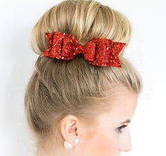 Yheahin detached bow in red provides versatile styling options for baby outfits.