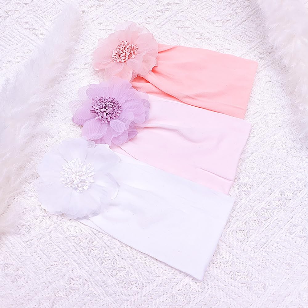 Close-up of handmade white flower accents on the Yheahin headband