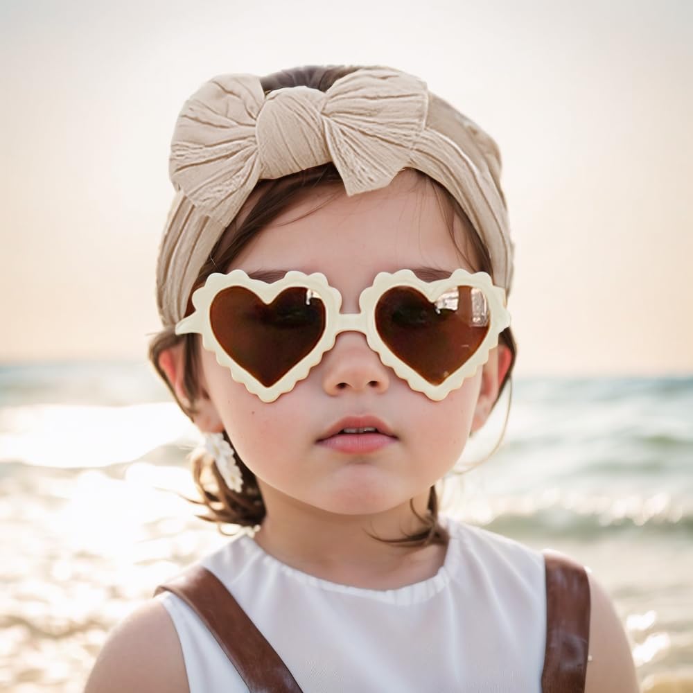 Yheahin newborn gift set adds cute style with comfort