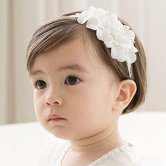 Yheahin white lace flower headband for babies, perfect for christenings and photoshoots.