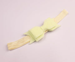 Yheahin yellow party bows brighten birthdays and family celebrations.