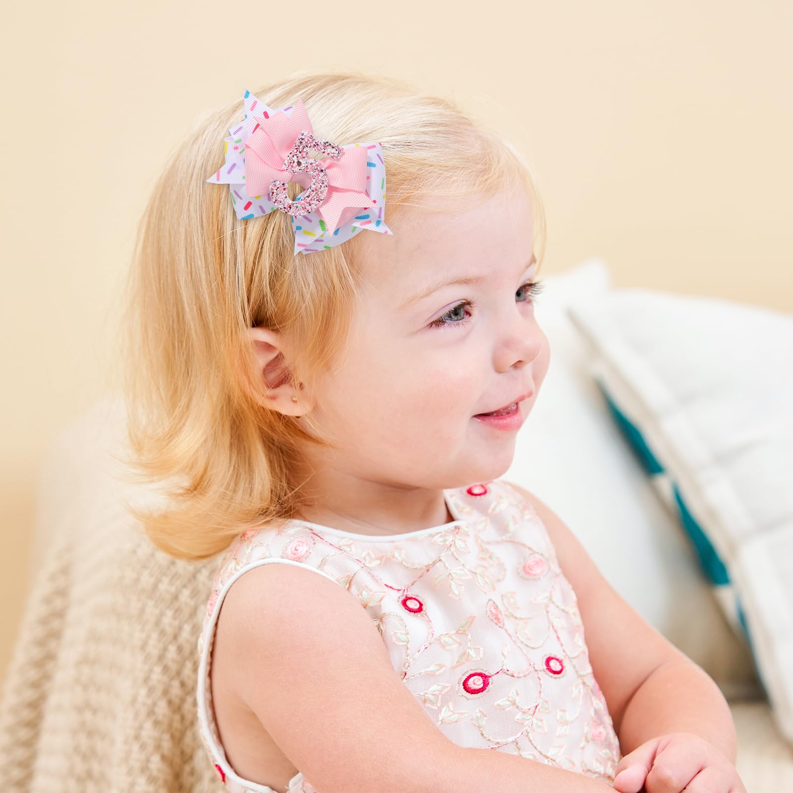 YHXX YLEN alligator clip bow in pink for easy styling.
