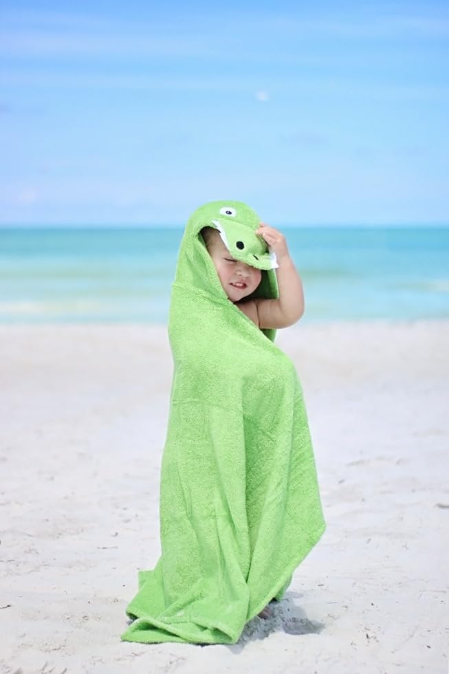 Unisex green design suits boys and girls for bath time.