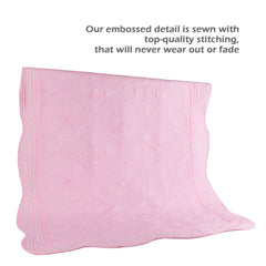 YIQIGO baby quilt in crib pink offers gentle warmth.