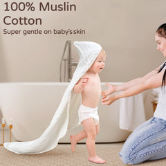 Yoofoss baby towel absorbent and quick-drying after bath time.