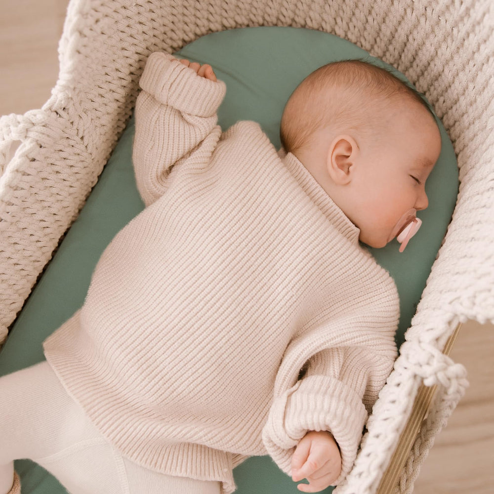 Yoofoss sheets showcase durable, fade-resistant fabric in everyday use.