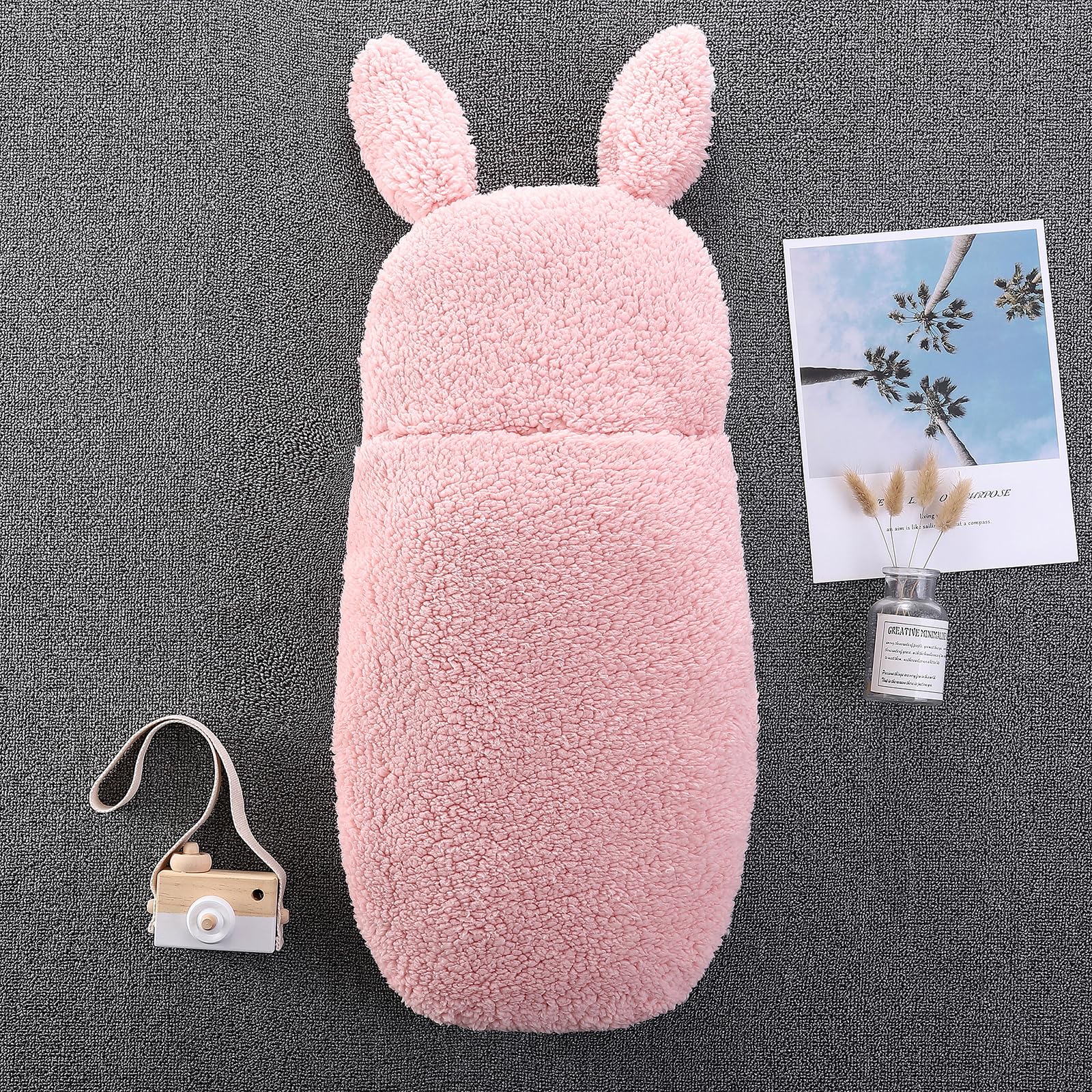 Yoolhamy hooded swaddle enables quick, snug wrapping