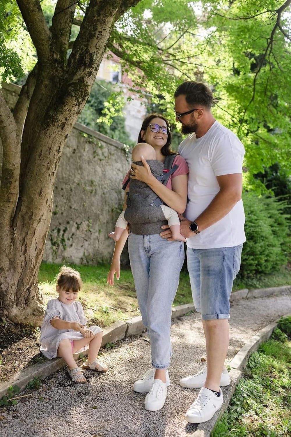 YOU+ME hip-healthy-design supports proper hip alignment during wear.