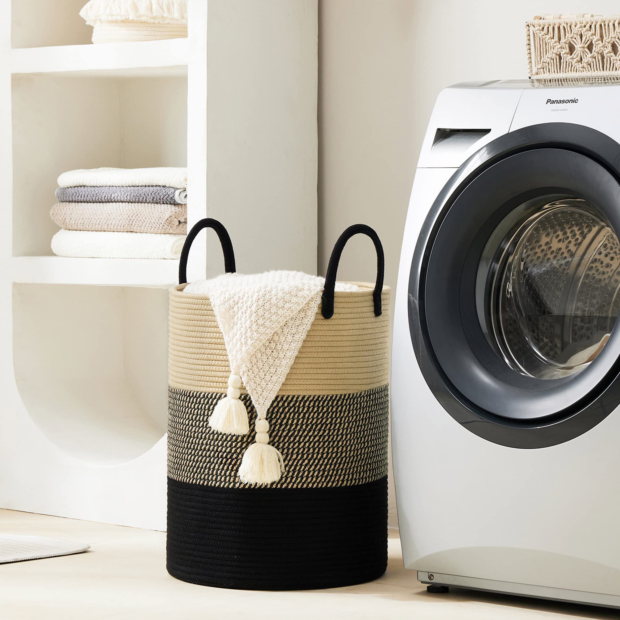 YOUDENOVA large-capacity hamper holds towels and clothes for weekly use