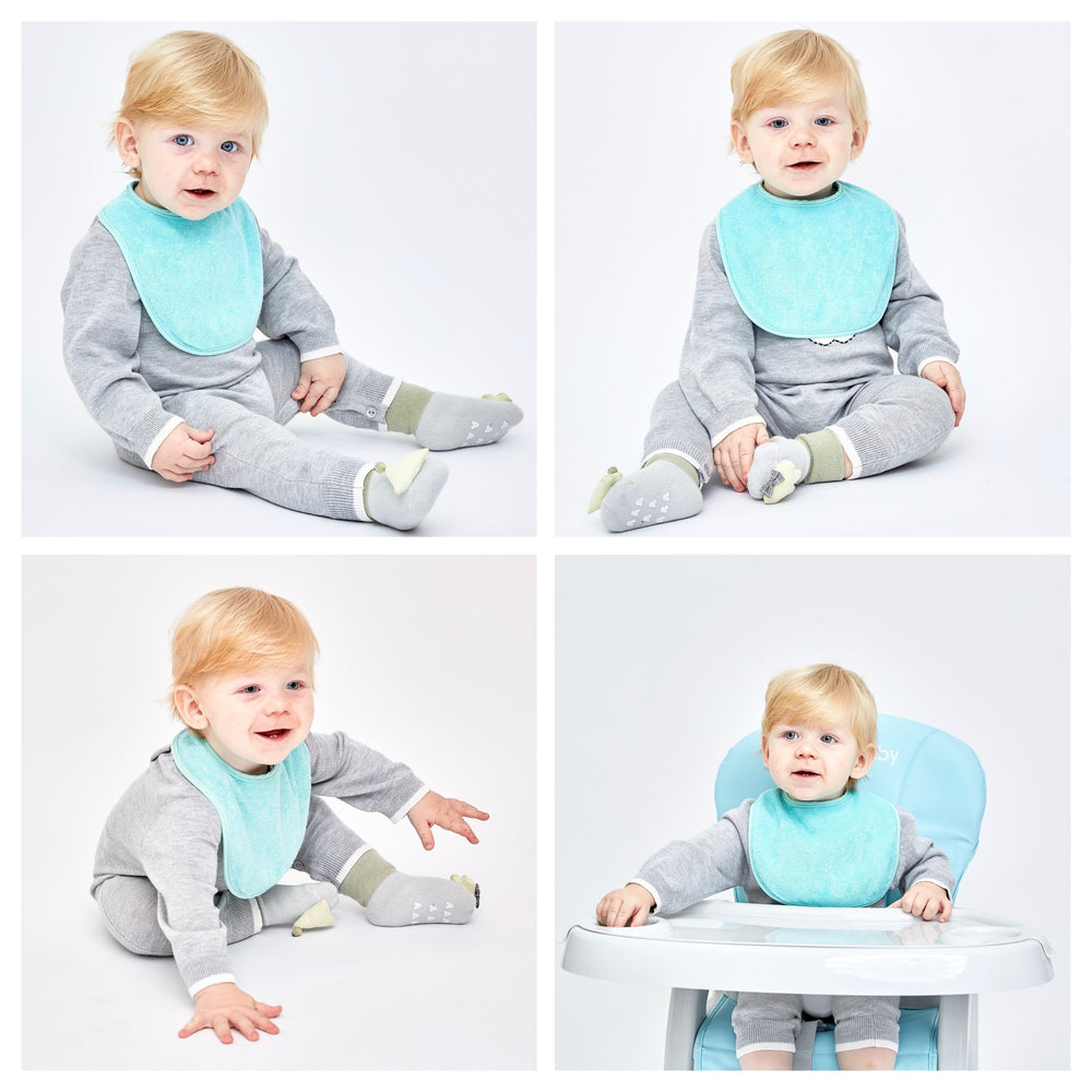 Youngever 3-12 month bibs keep baby outfits clean.