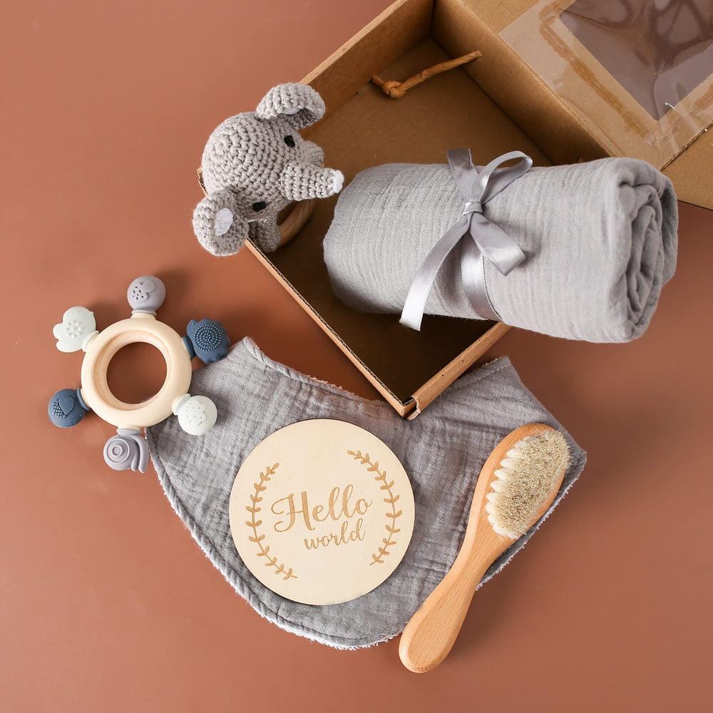 YOUUYS elephant milestone card, captures first moments for baby memories.