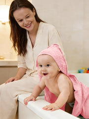 YOYOO pink soft closeup towel texture promotes gentle drying.