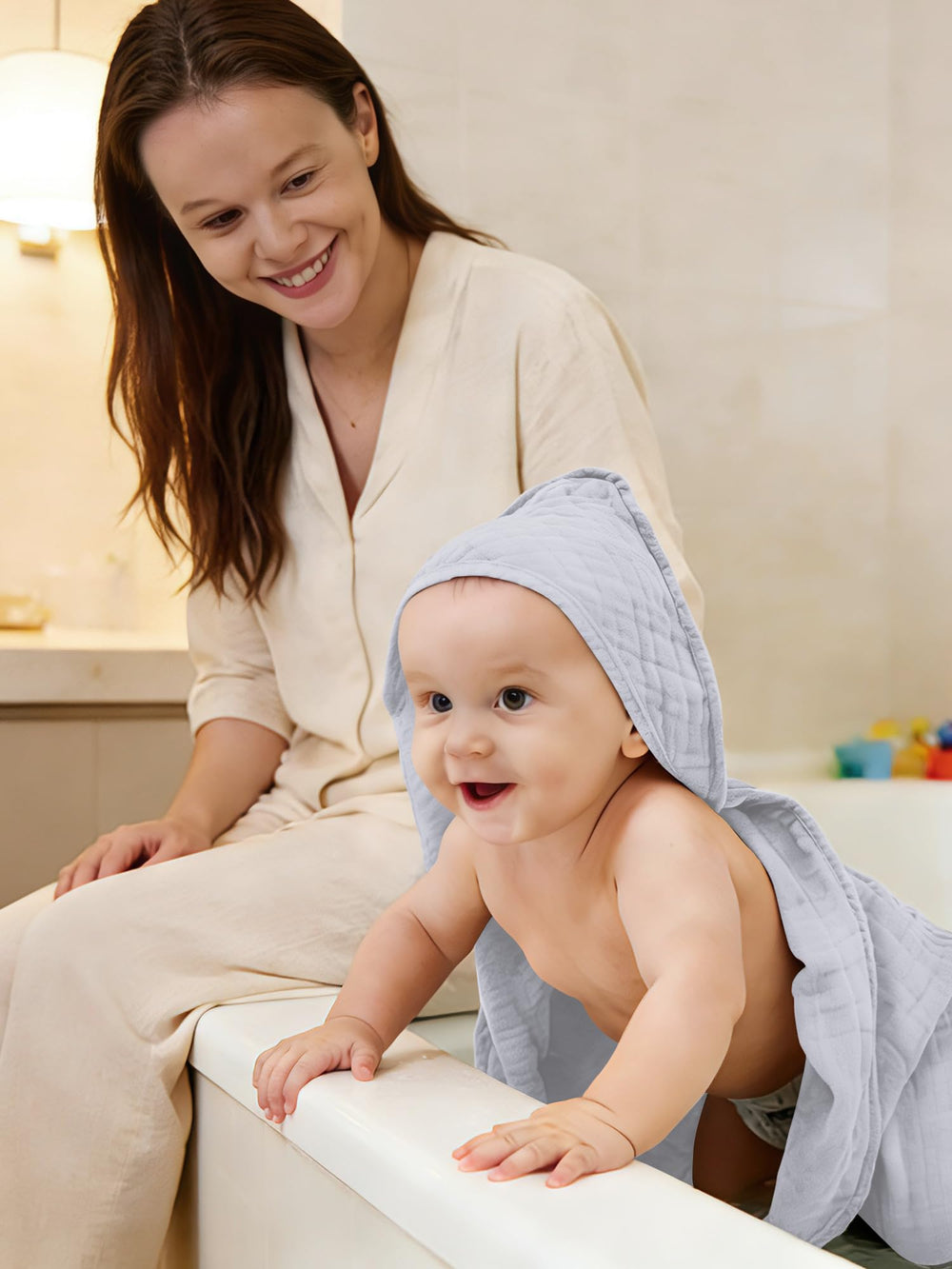 YOYOO quick-dry muslin towel preserves plush feel for everyday use.