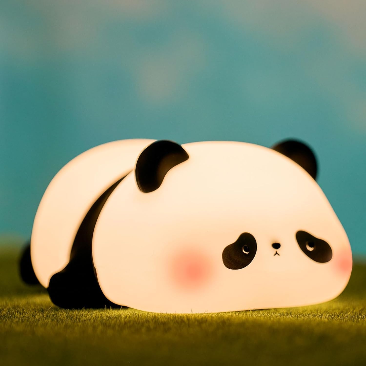 YR YRHH-PET panda night light provides a cozy bedtime glow.