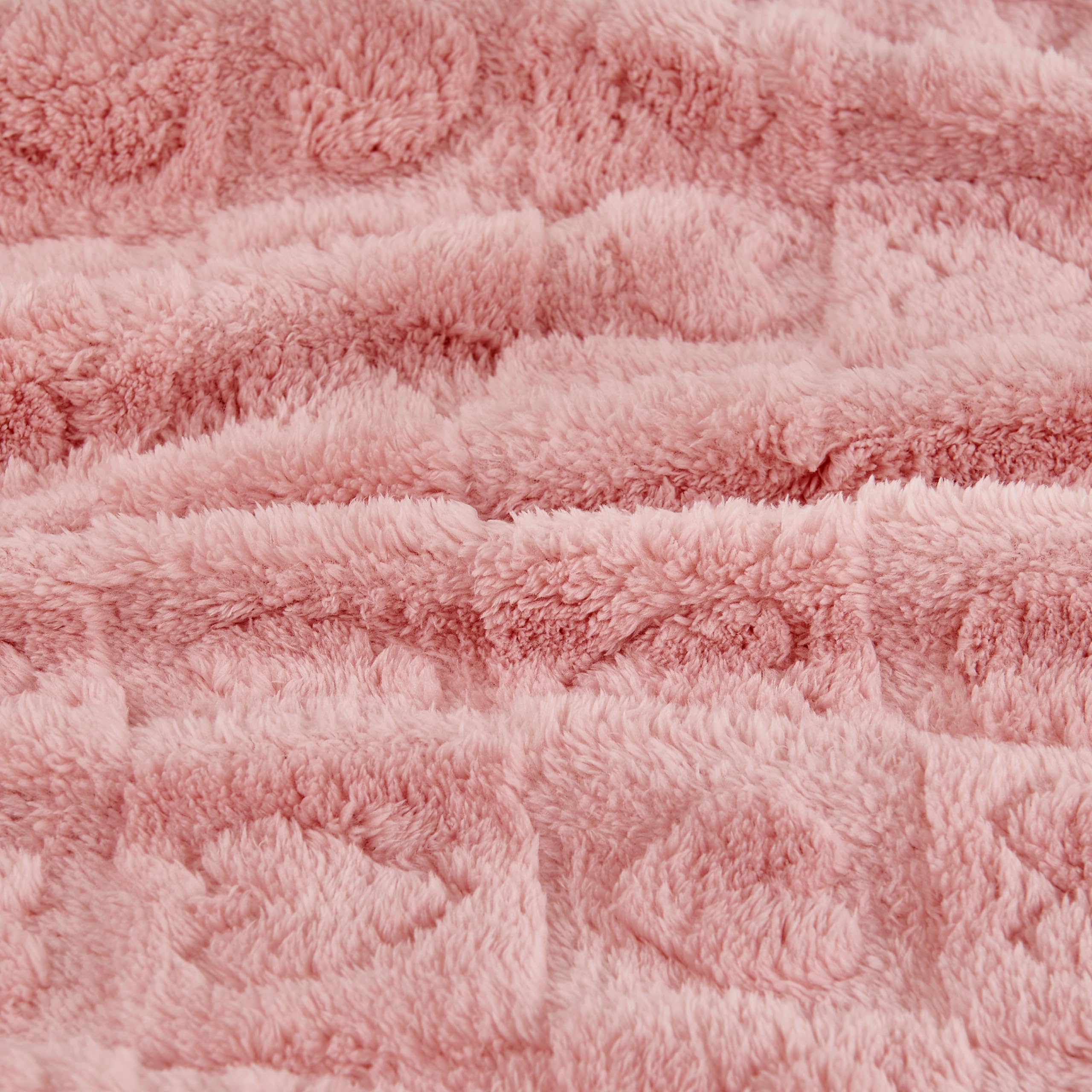 Yurhap gift-ready fleece blanket perfect for baby showers and celebrations.
