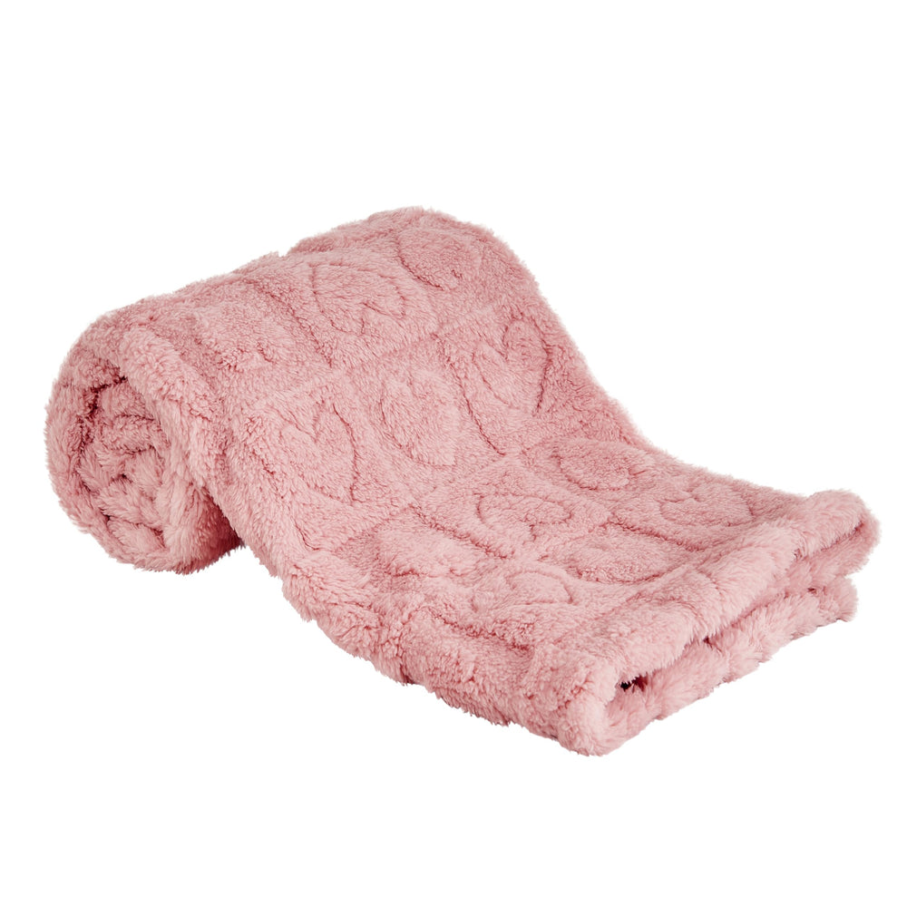 Yurhap fleece baby blanket with heart checkered pattern for cozy naps.