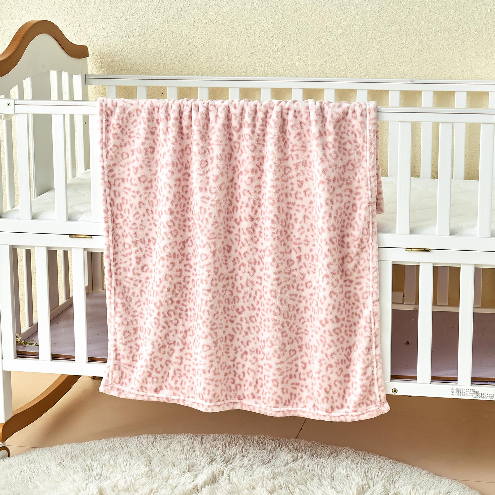 Yurhap machine-washable blanket for easy cleanup after adventures.
