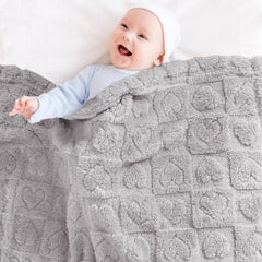 Multifunction use: blanket fits stroller and car seat.