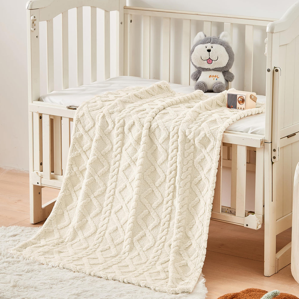 Yurhap Sherpa fleece blanket ideal for crib time and naps