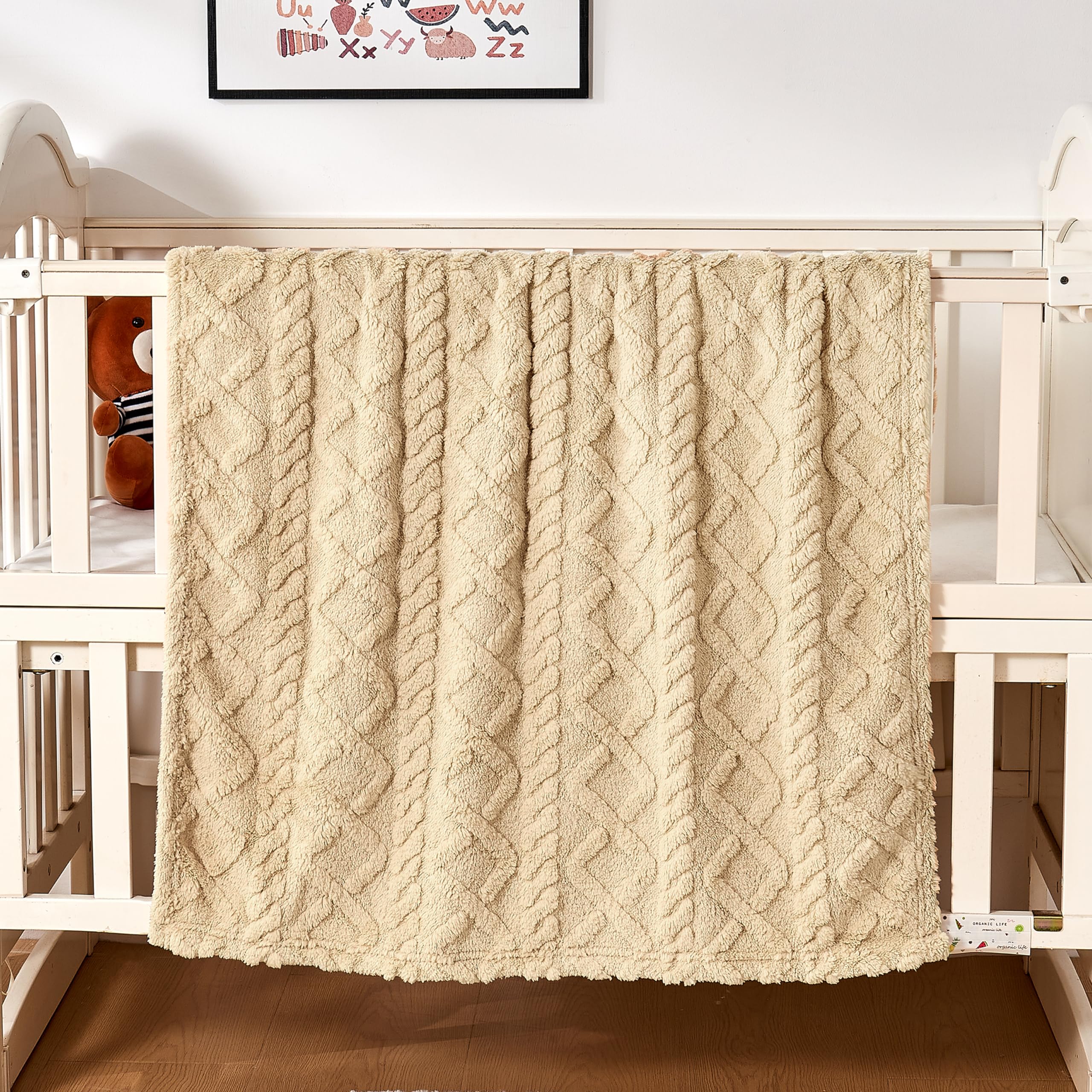 Yurhap Sherpa fleece baby blanket pattern offers stylish warmth for newborns and toddlers.