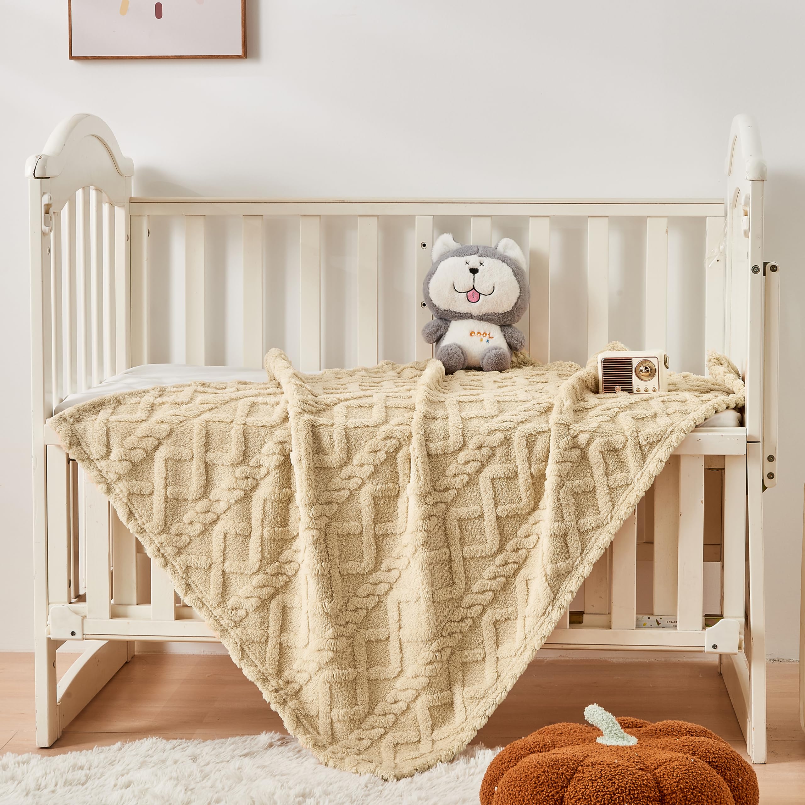 Yurhap Sherpa fleece baby blanket stroller-ready portability for travel.