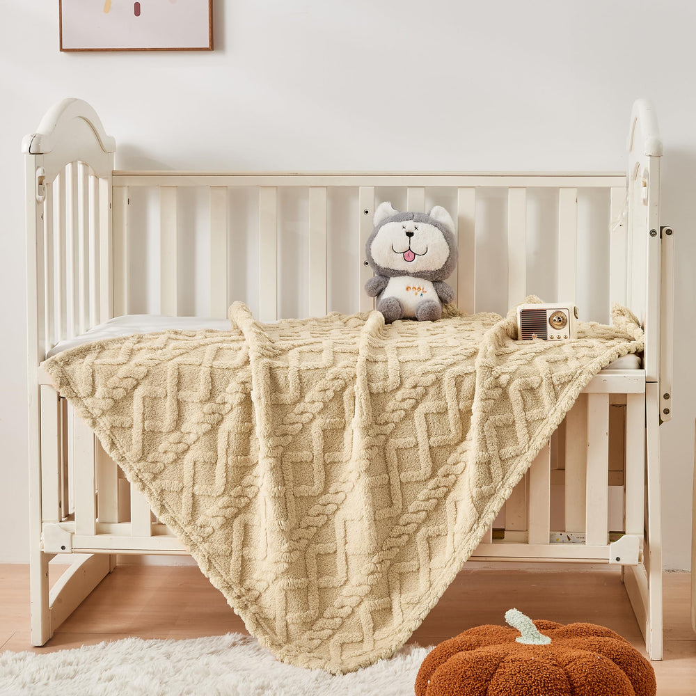 Yurhap Sherpa fleece baby blanket stroller-ready portability for travel.