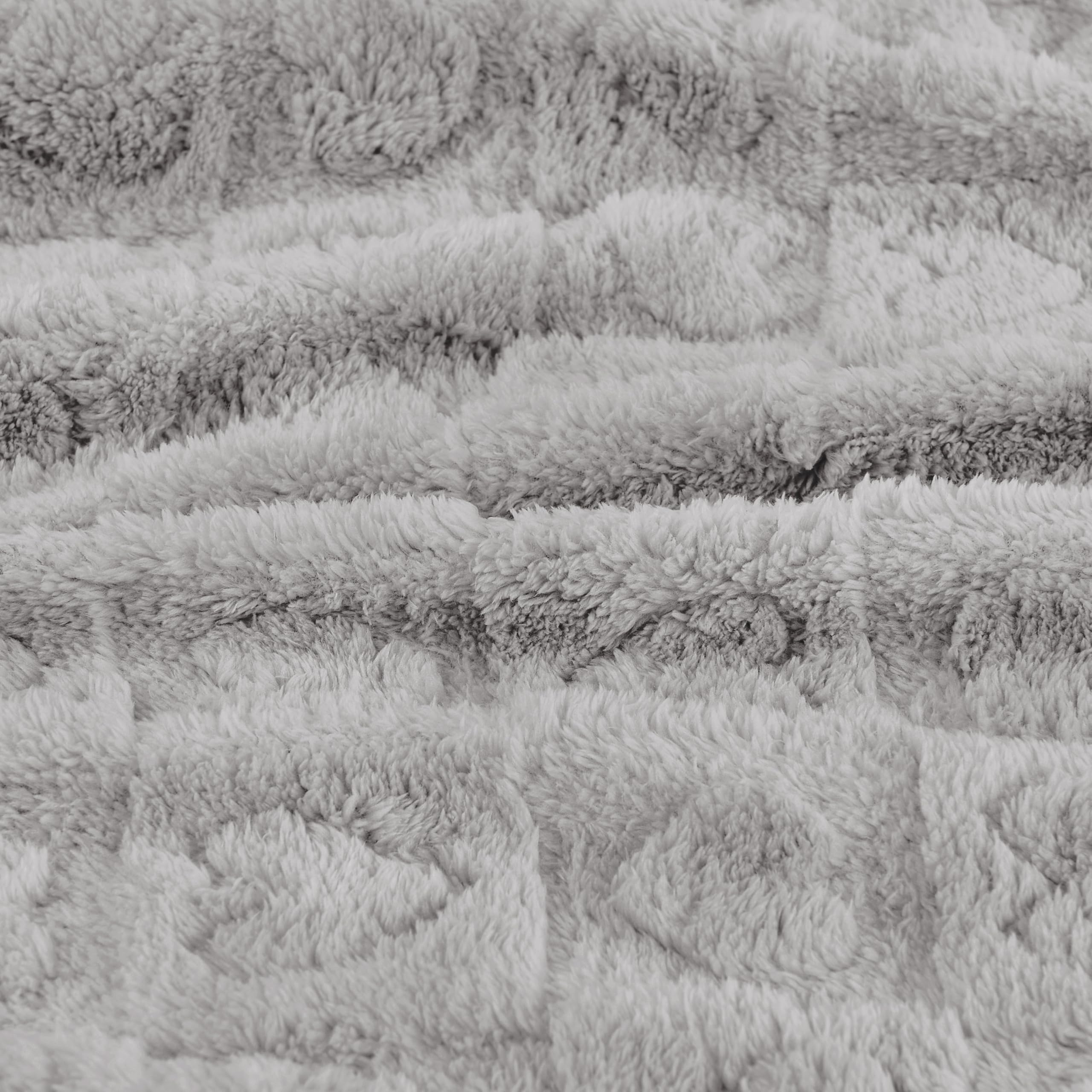 Travel-friendly 30x40 blanket stays cozy on the go.