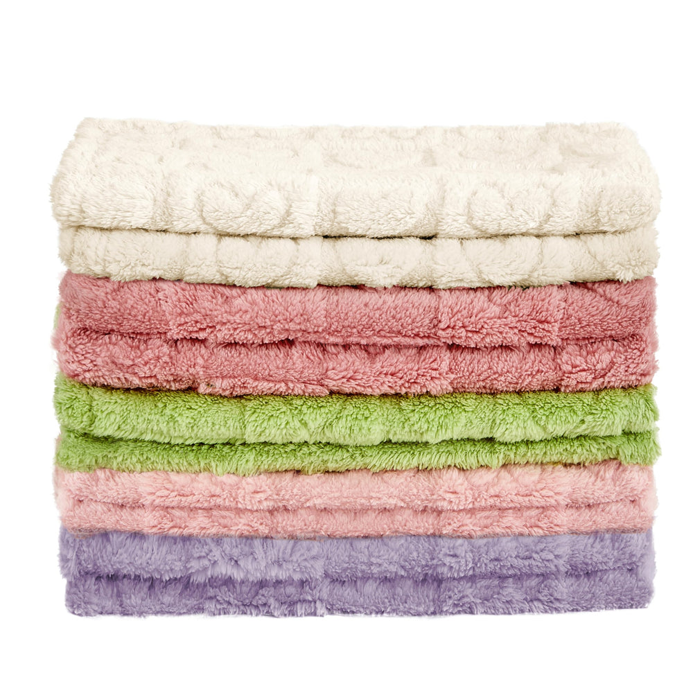 Yurhap travel-friendly blanket doubles as a play mat during trips