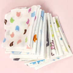 YZYDF bibs and burp cloths inspired by cartoon patterns aid routine cleanups.