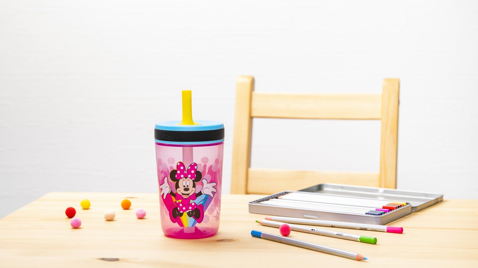 Zak Designs Minnie Mouse bundle offers a practical, cute hydration solution.