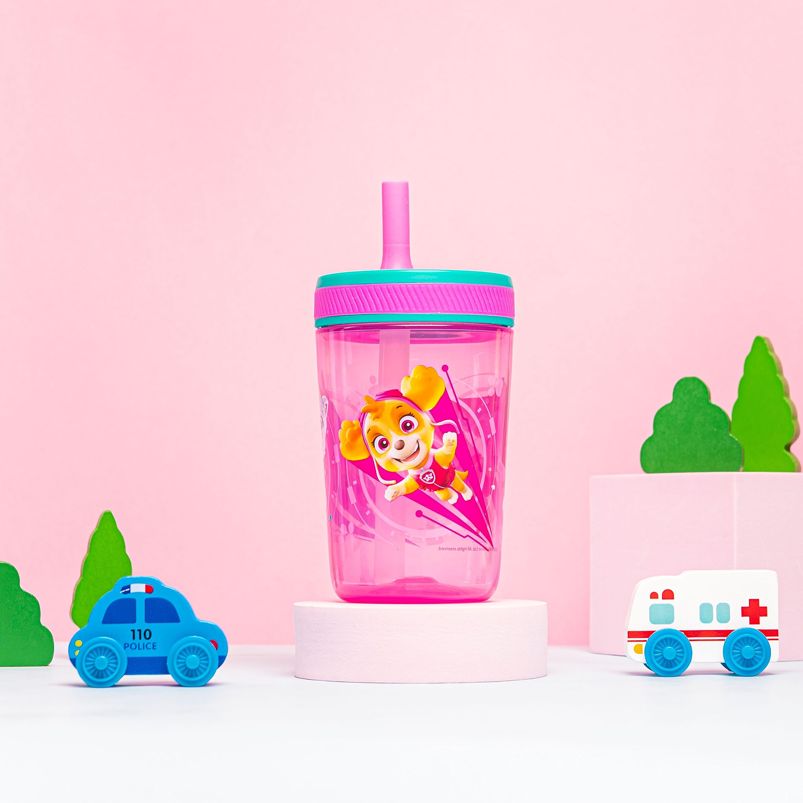 Zak Designs Kelso tumbler showing leak-proof lid and straw for spills prevention.
