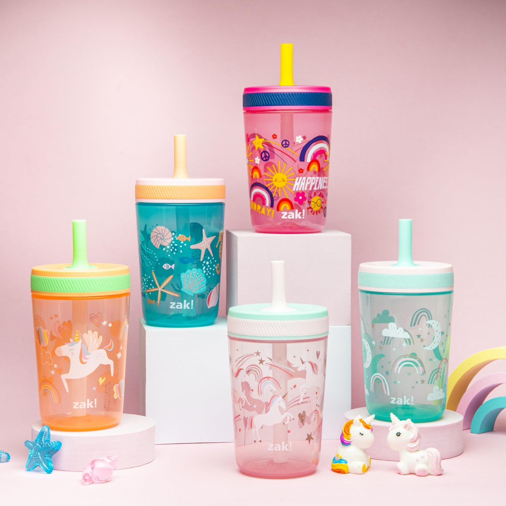 Zak Designs Kelso leak-proof straw showing spill-safety for toddlers.