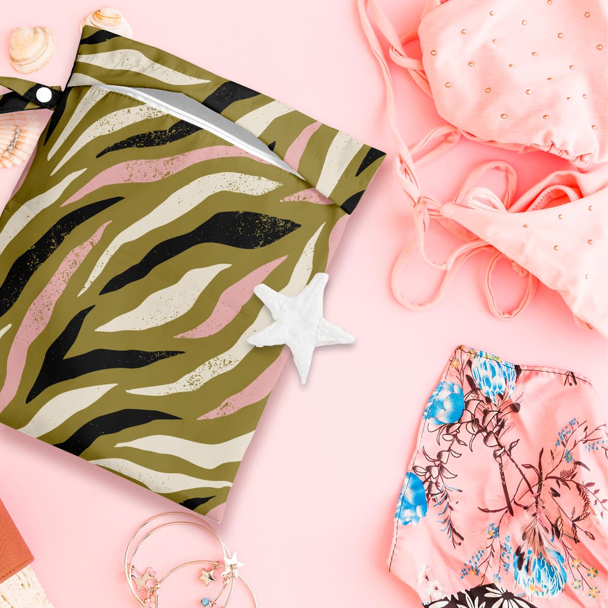 zcyxuuw Wet Bag supports diapers-swimwear storage on trips.