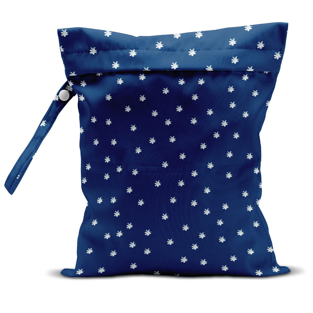 zcyxuuw Wet Bag front view with roomy 26x32 cm for travel