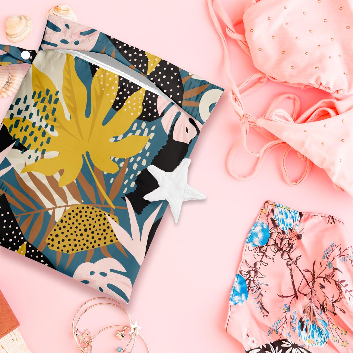 zcyxuuw wet bag used as a makeup bag on a trip