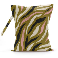 zcyxuuw Wet Bag shows size-26x32cm for compact packing.