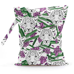 Zcyxuuw wet bag for travel and beach essentials keeps items dry.