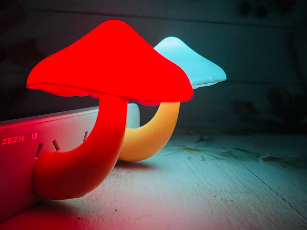 ZEZHOU durable glossy mushroom light is a versatile decor piece.