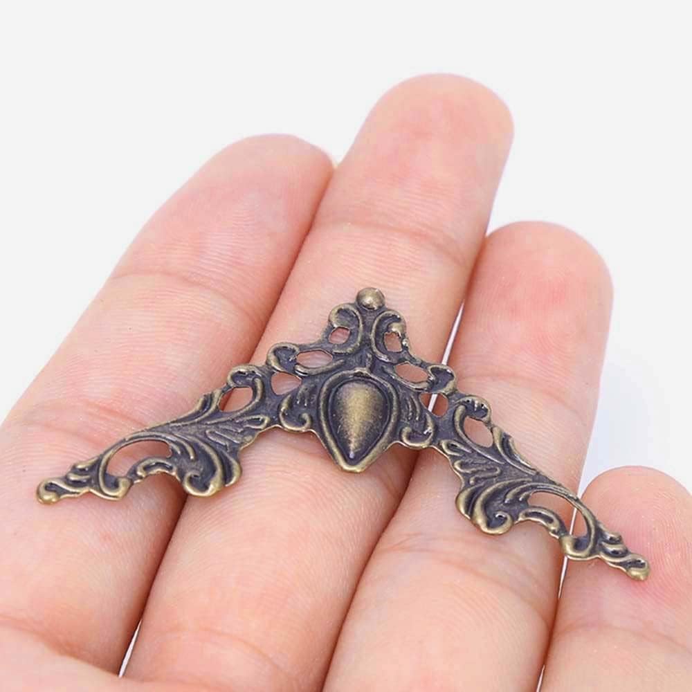 ZhangyiHot antique bronze corner accent adds durable decorative detail to furniture.
