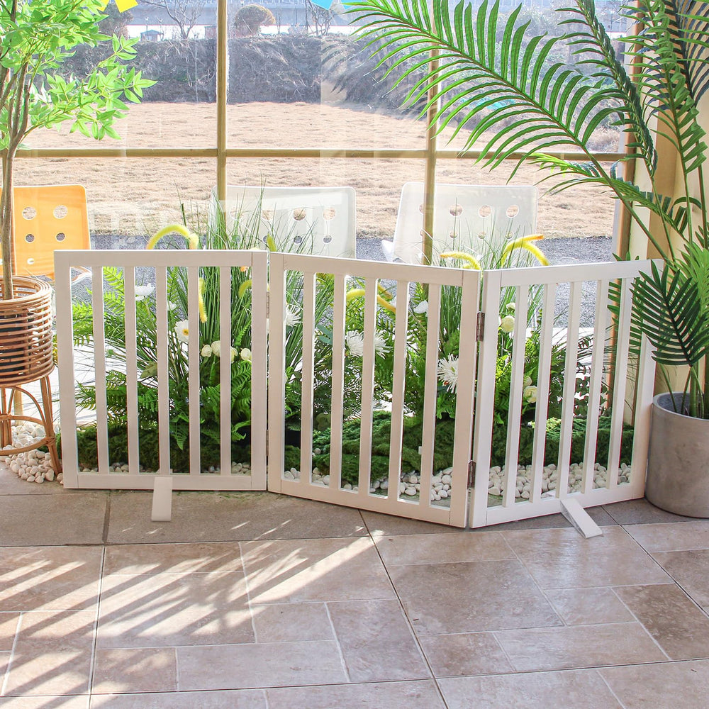 ZJSF three-panel gate uses stainless steel hinges for durable daily use.