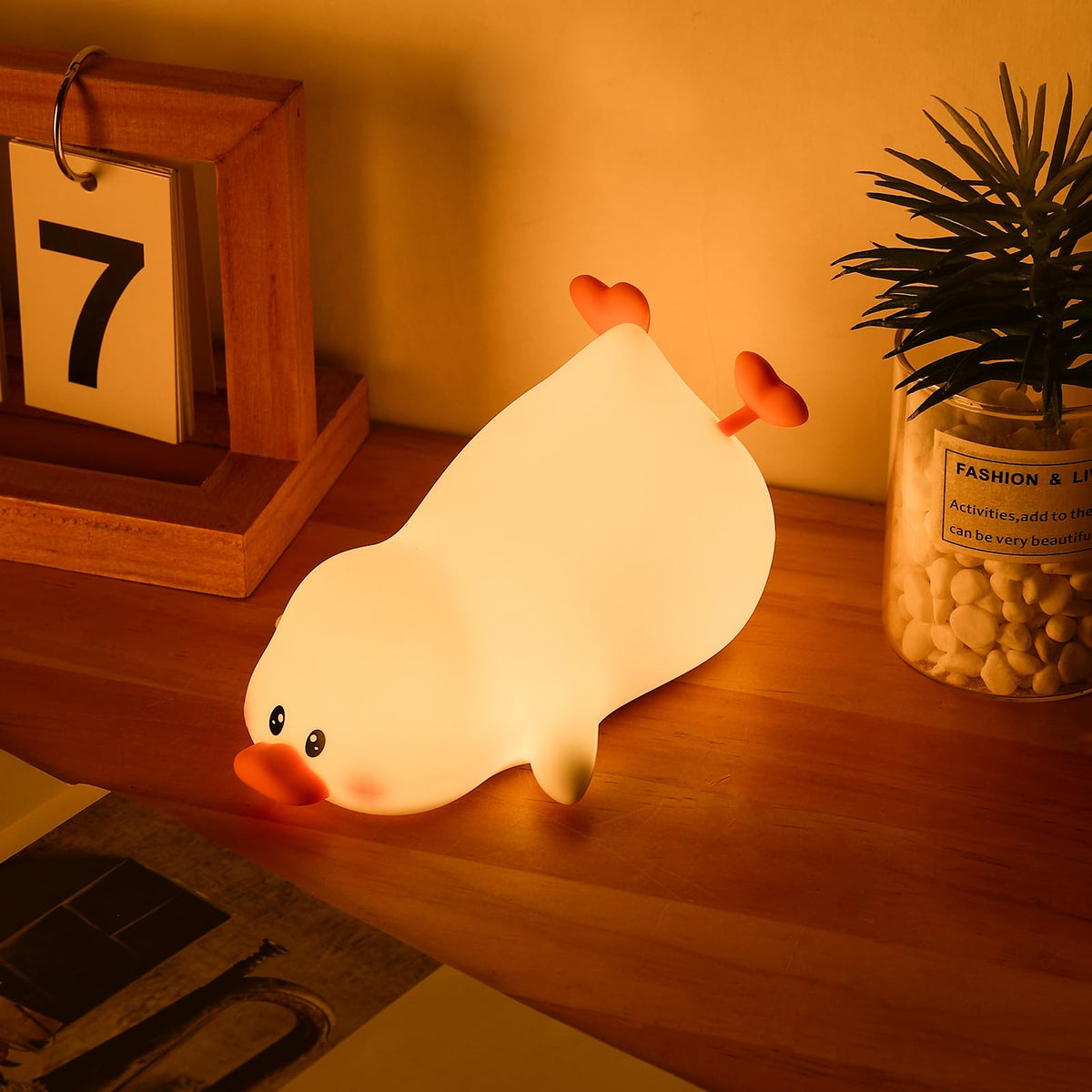 ZKLiLi duck night light with 16 colors for a calm kids' room.