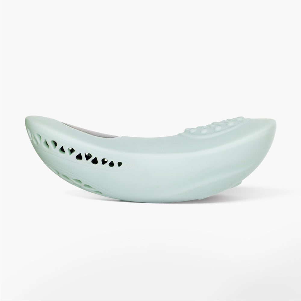 Zomee ergonomic fit contours to varying breast shapes during use.
