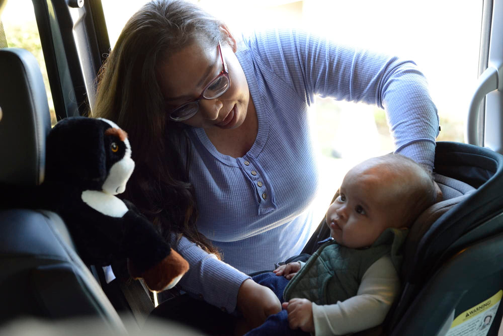 zooby car baby monitor night vision helps you see baby in dim light.