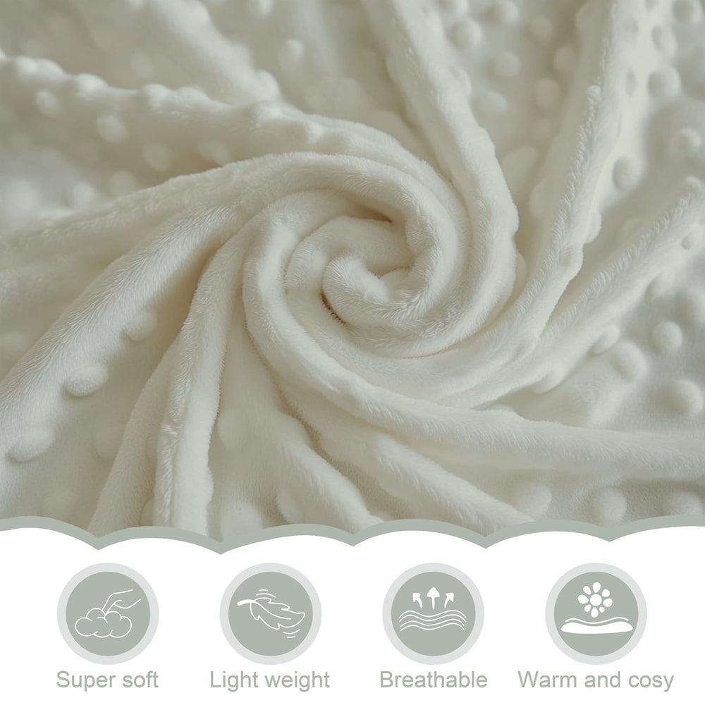 ZoUbqchY coordinating nursery collection image demonstrates cohesive décor options