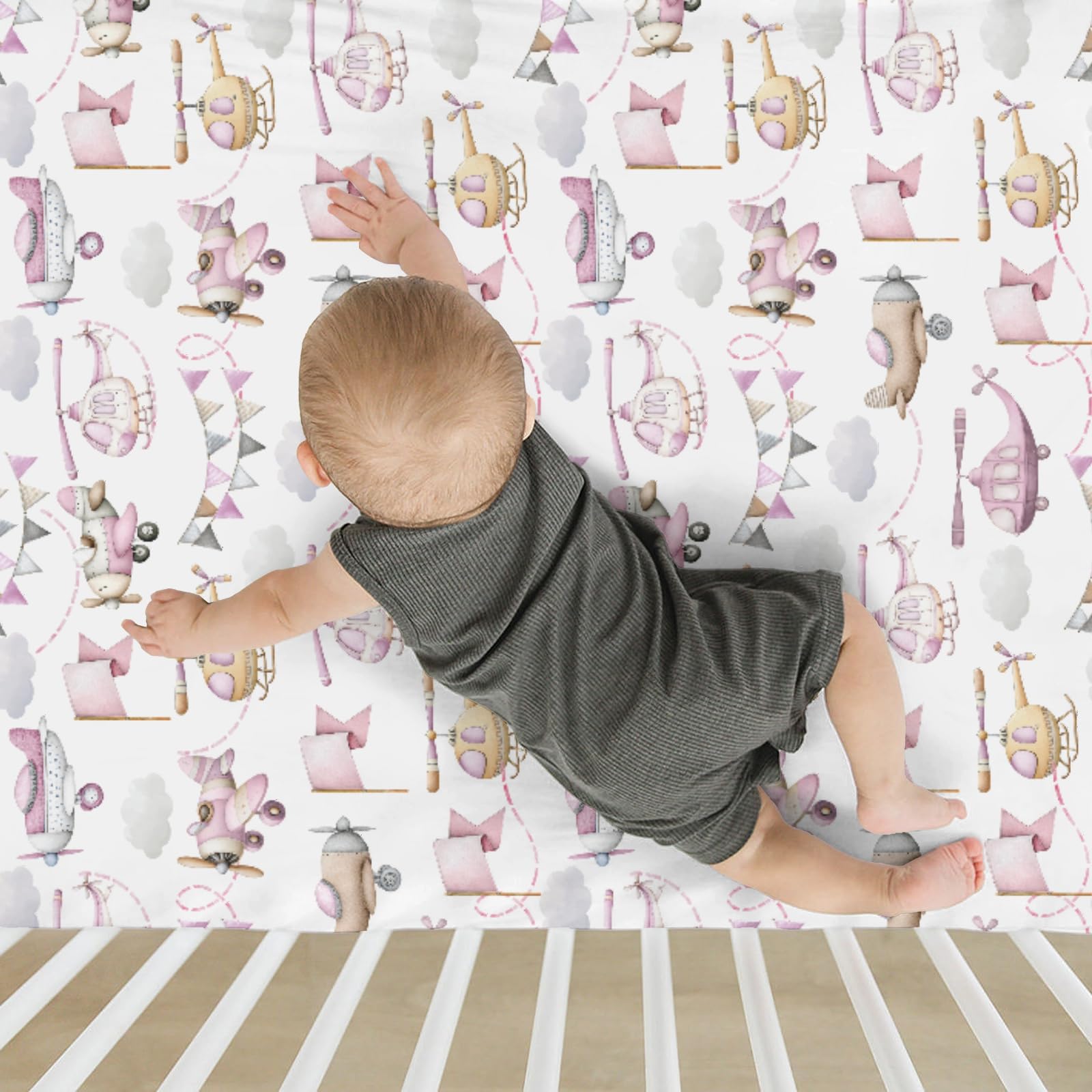 ZoUbqchY fully elastic edge ensures a flat, secure fit around the mattress.