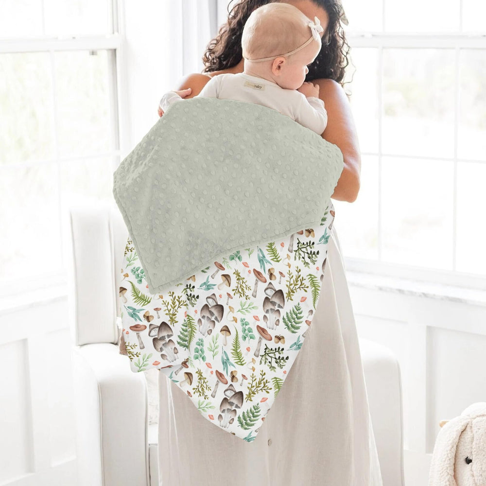 ZoUbqchY soft plush fabric gentle on baby's skin for daily comfort