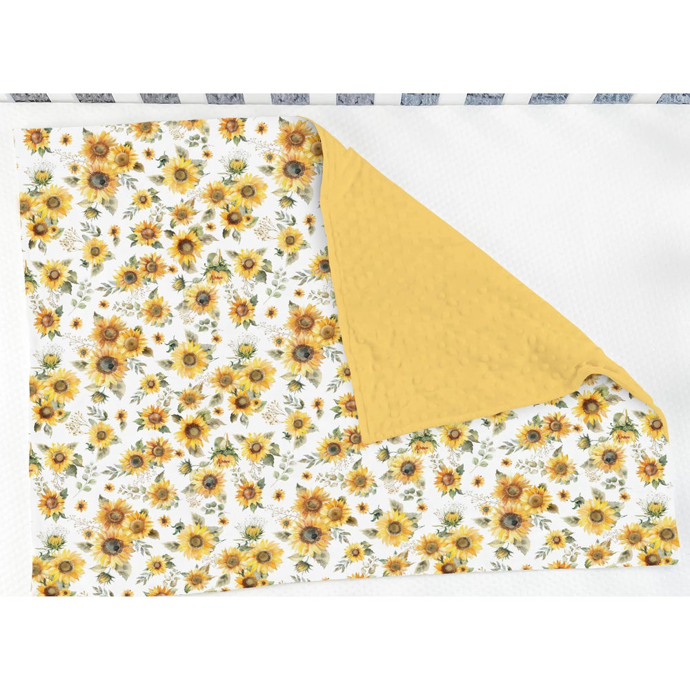 ZoUbqchY sunflower-bees pattern close-up detailing for stimulating nursery curiosity.